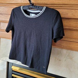 Hollister Women's Black Waffle Crop Top Small